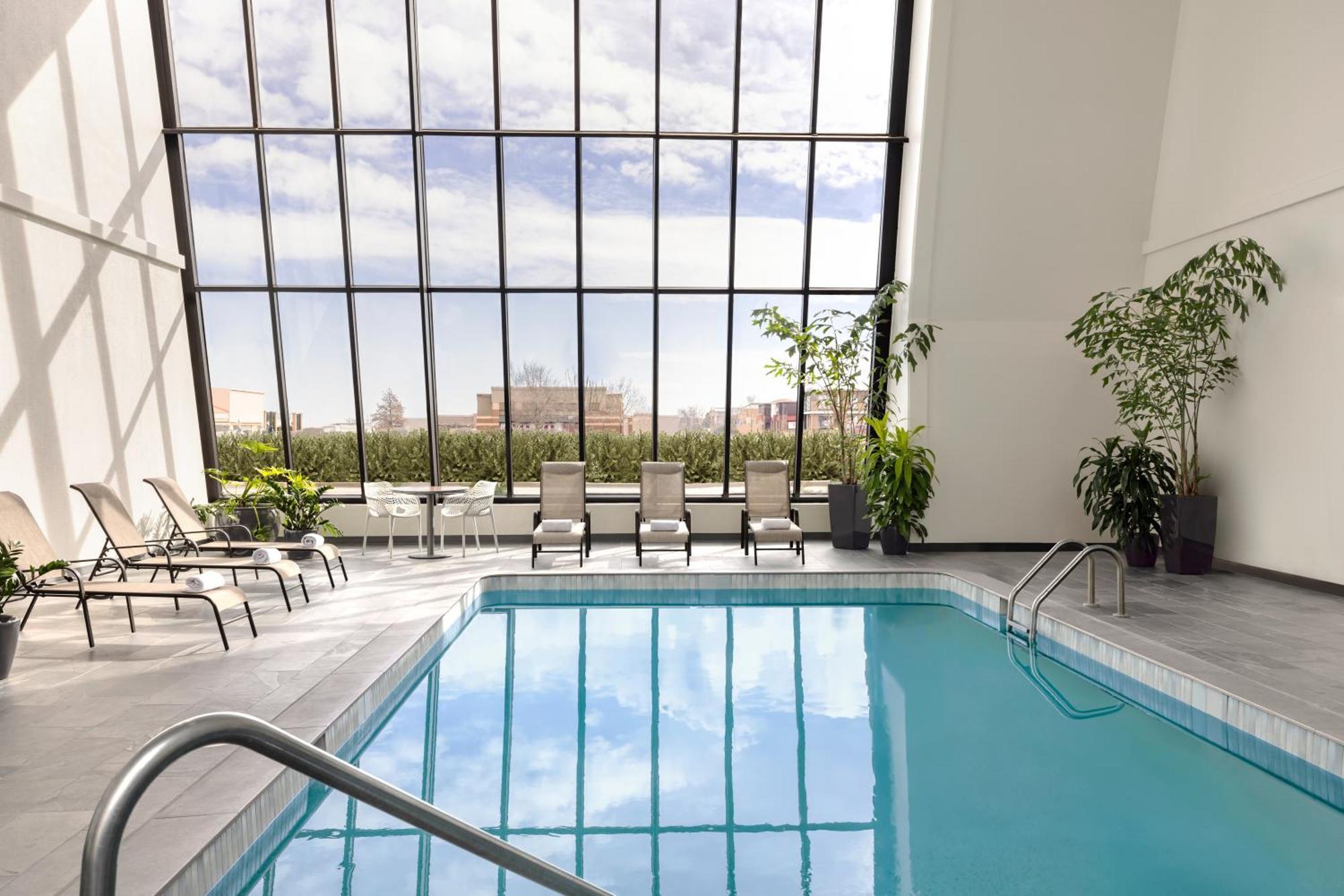 Renaissance Denver Hotel & Conference Center Bagian luar foto