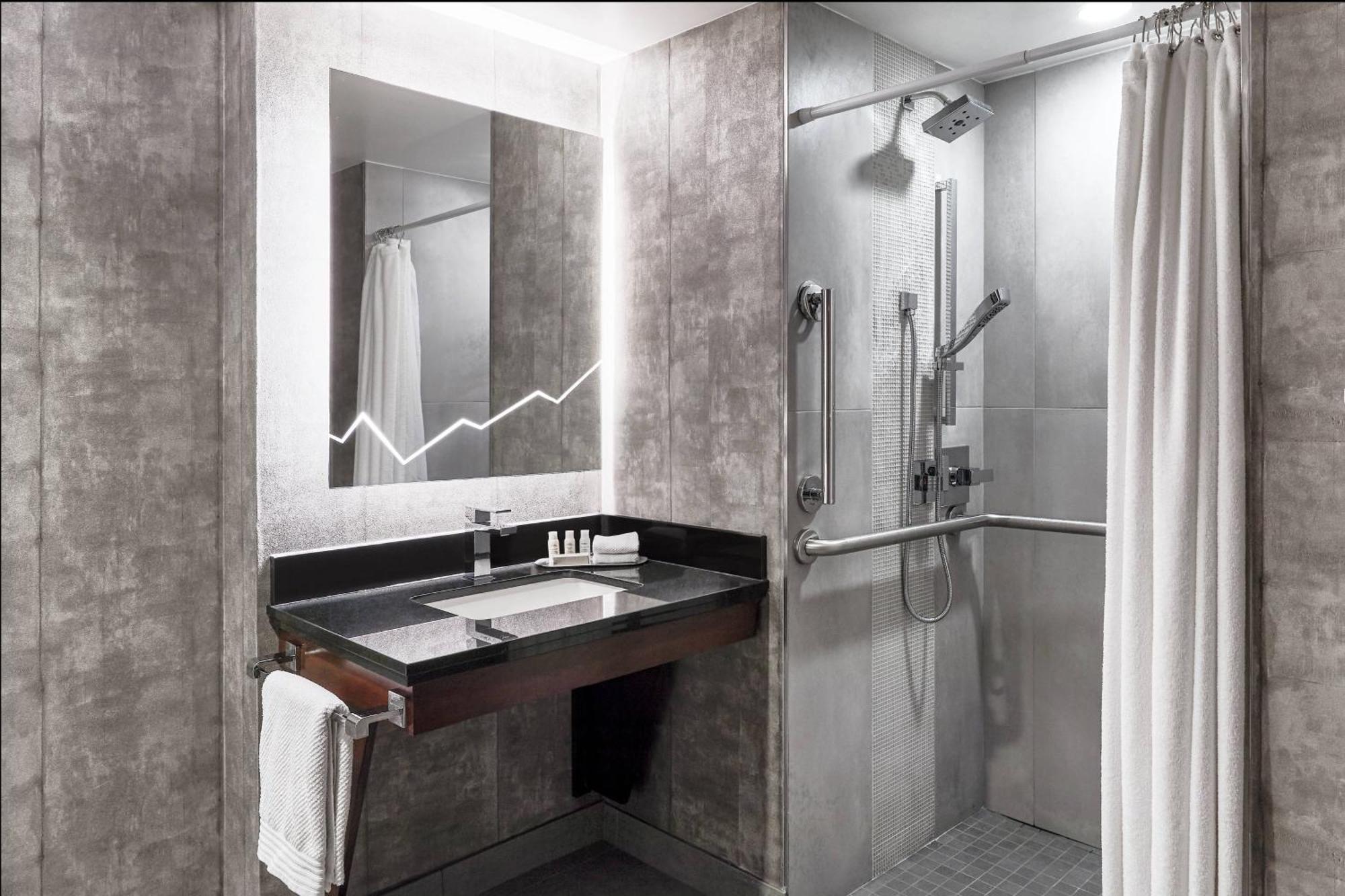 Renaissance Denver Hotel & Conference Center Bagian luar foto