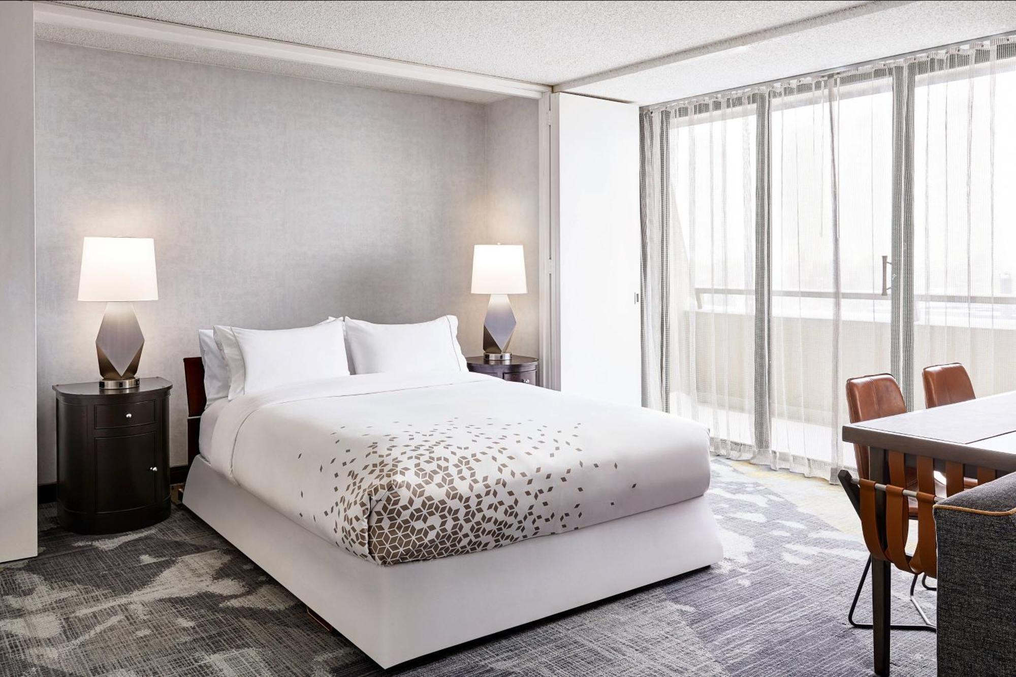 Renaissance Denver Hotel & Conference Center Bagian luar foto